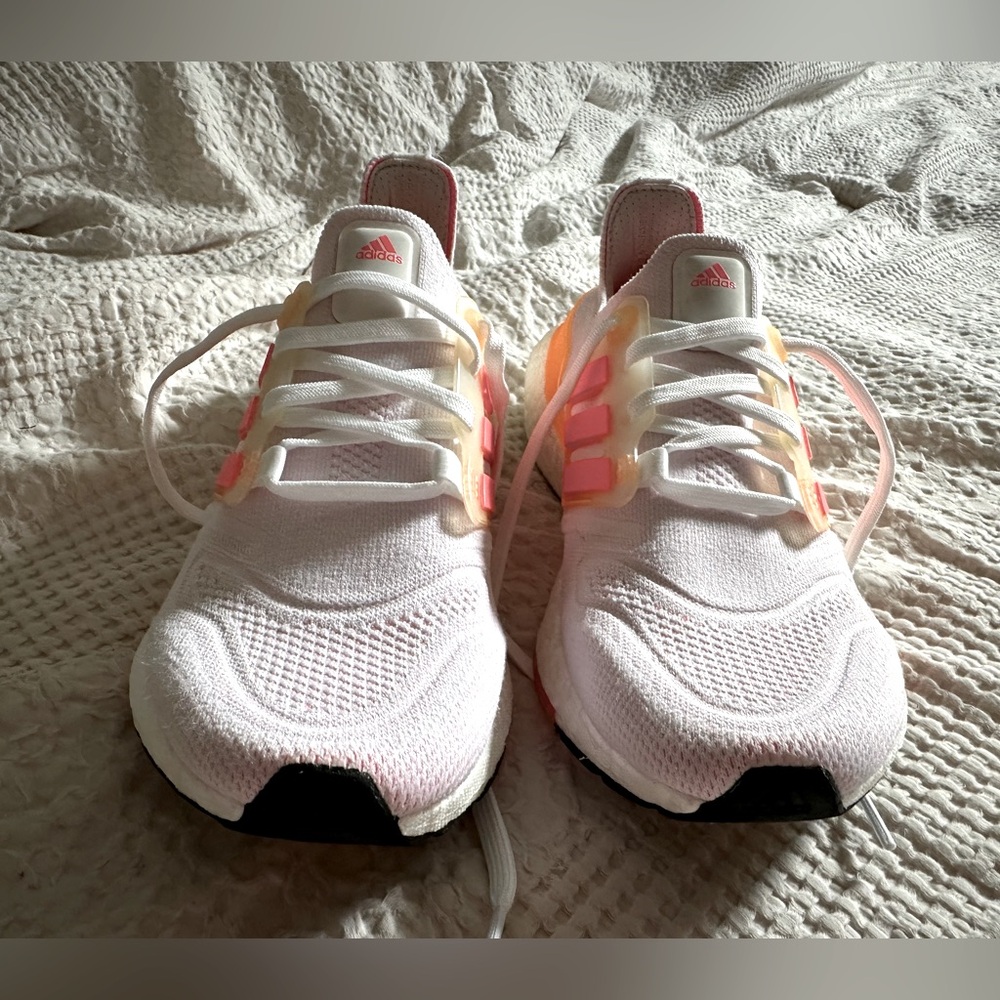Adidas ultra boost 21’ women’s